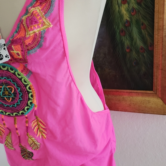 Lateen Style Hot Pink Coverup - Picture 10 of 17